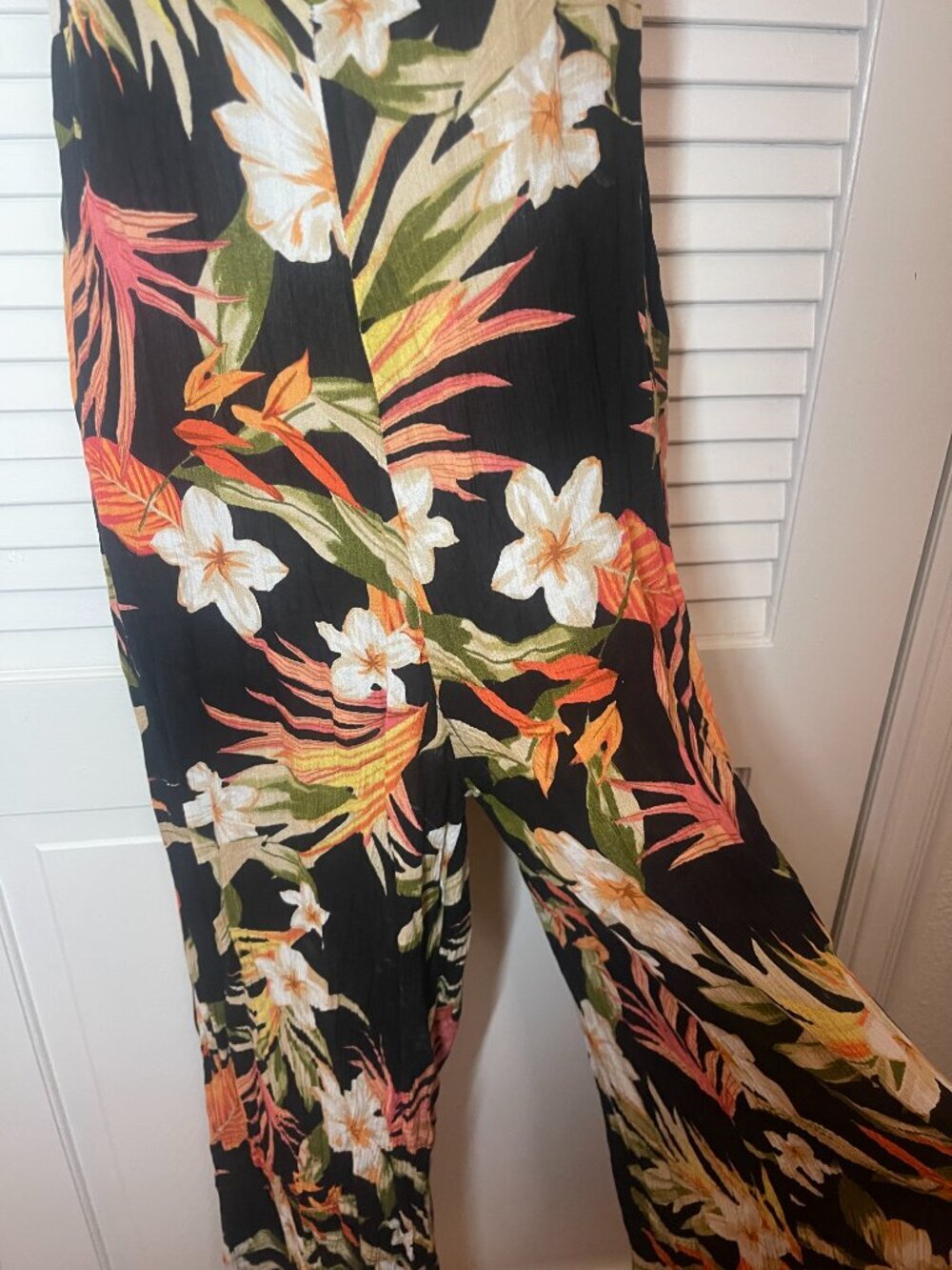 Rip Curl North Shore Tropical Floral Jumpsuit Size M Hibiscus - Picture 4 of 10